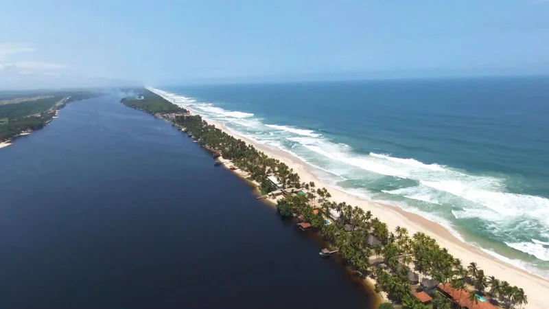 Plages paradisiaques d'Assinie en Côte d'Ivoire
